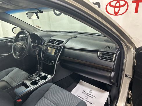 Used 2016 Toyota Camry LE image 12