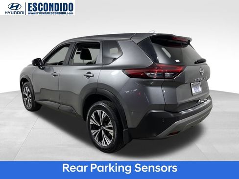 Used 2023 Nissan Rogue SV image 4