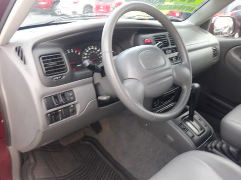 Used 2003 Chevrolet Tracker LT image 17