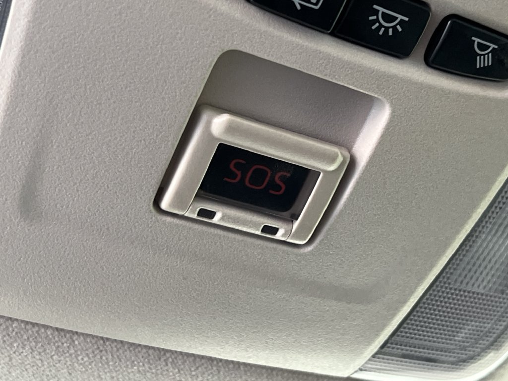 Used 2020 Toyota Corolla LE w/ Carpet Mat Package (TMS) FWD image 39