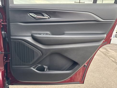 New 2025 Jeep Grand Cherokee L Altitude image 17