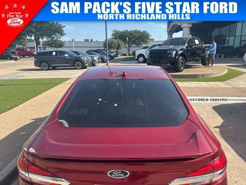 Used 2019 Ford Fusion SE w/ Equipment Group 151A FWD image 8