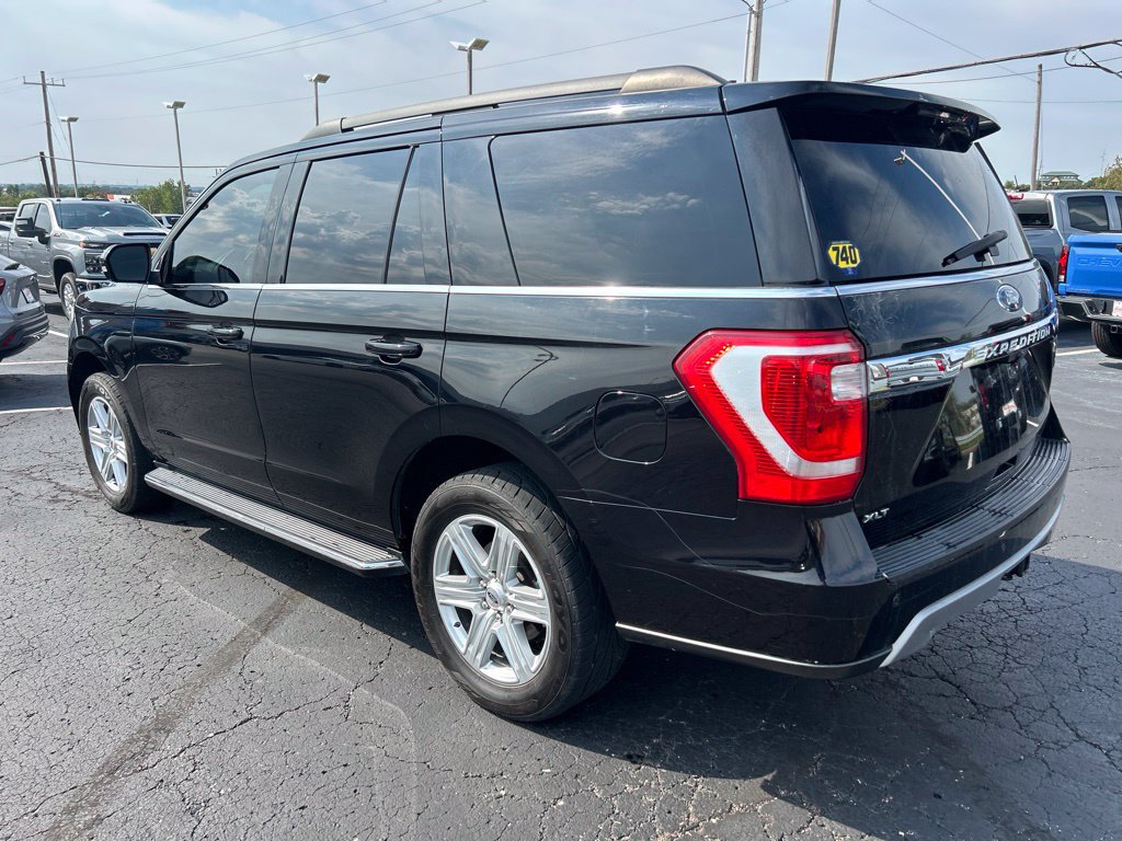 Used 2019 Ford Expedition XLT w/ Equipment Group 202A AWD/4WD image 7
