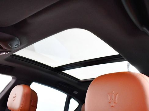 Used 2021 Maserati Levante image 37