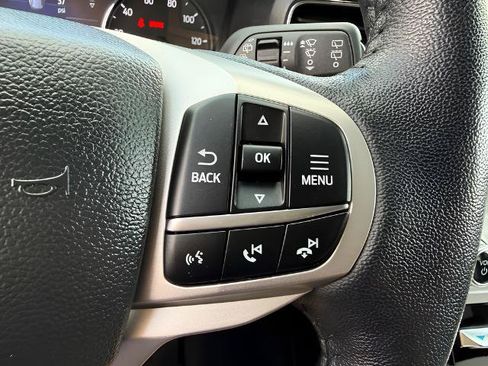Certified 2023 Ford Explorer XLT w/ Equipment Group 202A AWD/4WD image 21