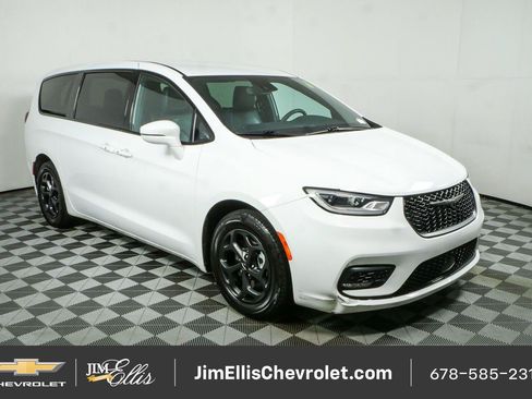 Used 2022 Chrysler Pacifica Touring-L w/ S Appearance Package FWD image 1