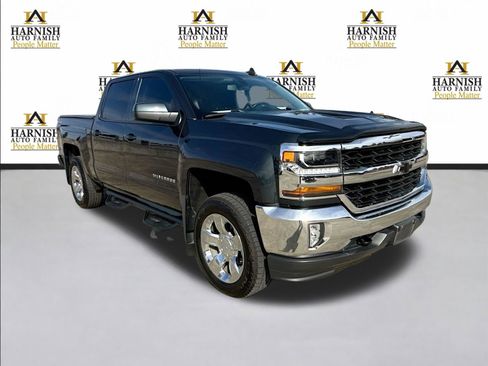 Used 2018 Chevrolet Silverado 1500 LT w/ LT Eassist Package image 9
