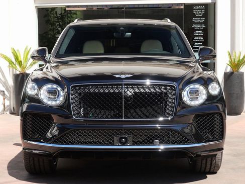 New 2025 Bentley Bentayga image 9
