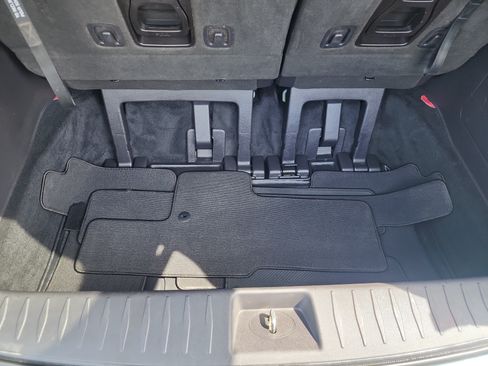 Used 2024 Kia Carnival EX FWD image 29