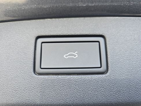 New 2026 Volkswagen Tiguan SE image 16