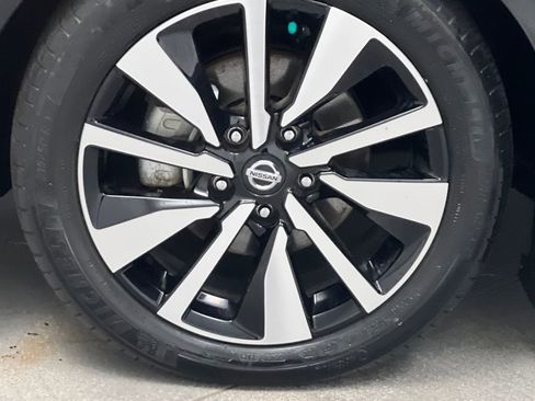 Used 2022 Nissan Sentra SV w/ SV Premium Package image 57