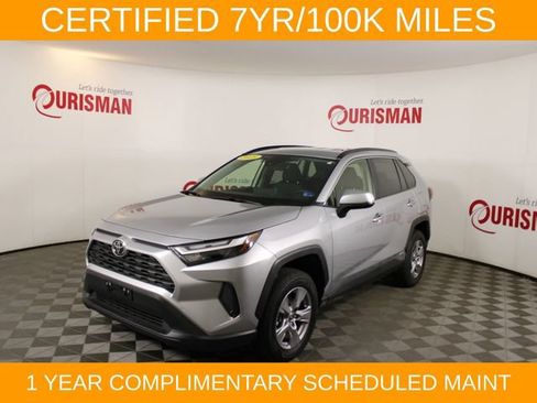 Used 2025 Toyota RAV4 XLE AWD/4WD image 2