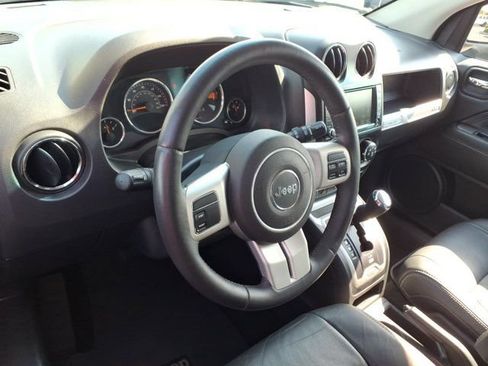 Used 2015 Jeep Compass High Altitude FWD image 9