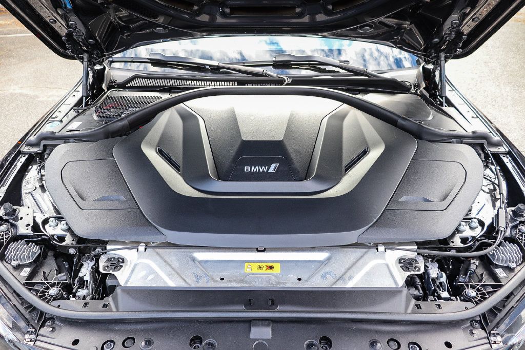 Certified 2023 BMW i4 eDrive35 w/ Premium Package RWD image 26