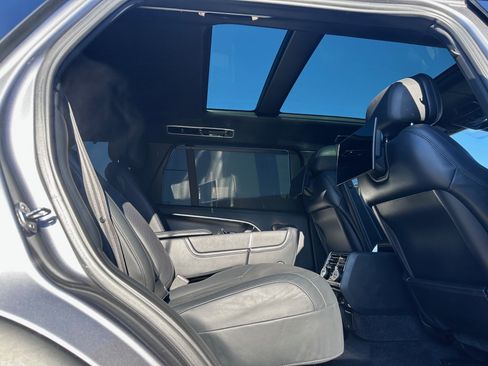 Certified 2023 Land Rover Range Rover Long Wheelbase Autobiography image 12