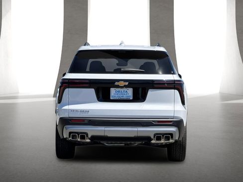 New 2026 Chevrolet Traverse LT w/ Driver Confidence Package FWD image 5
