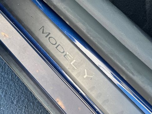 Used 2022 Tesla Model Y Performance AWD/4WD image 30