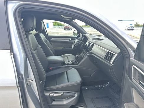 Used 2022 Volkswagen Atlas Cross Sport SE FWD image 29