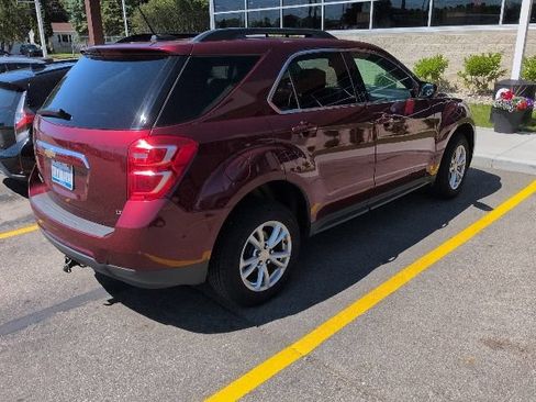 Used 2017 Chevrolet Equinox LT FWD image 4