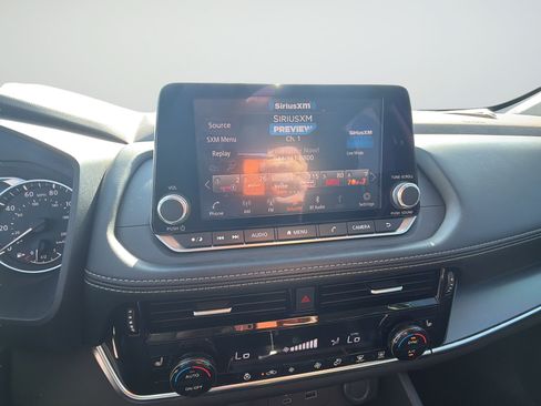Used 2021 Nissan Rogue SV w/ Premium Package FWD image 23