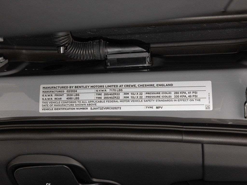 Used 2024 Bentley Bentayga Extended Wheelbase AWD/4WD image 82