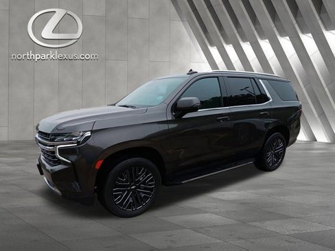 Used 2021 Chevrolet Tahoe LT w/ Luxury Package image 3