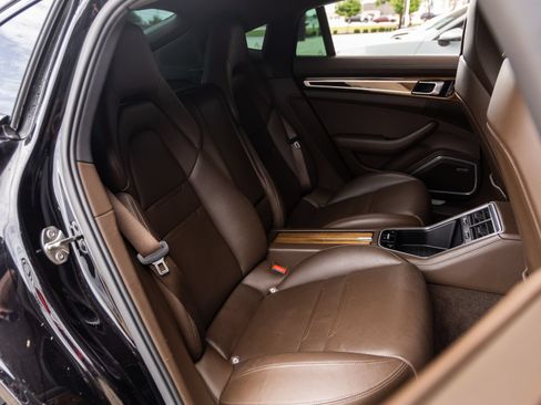 Certified 2018 Porsche Panamera 4S AWD/4WD image 41