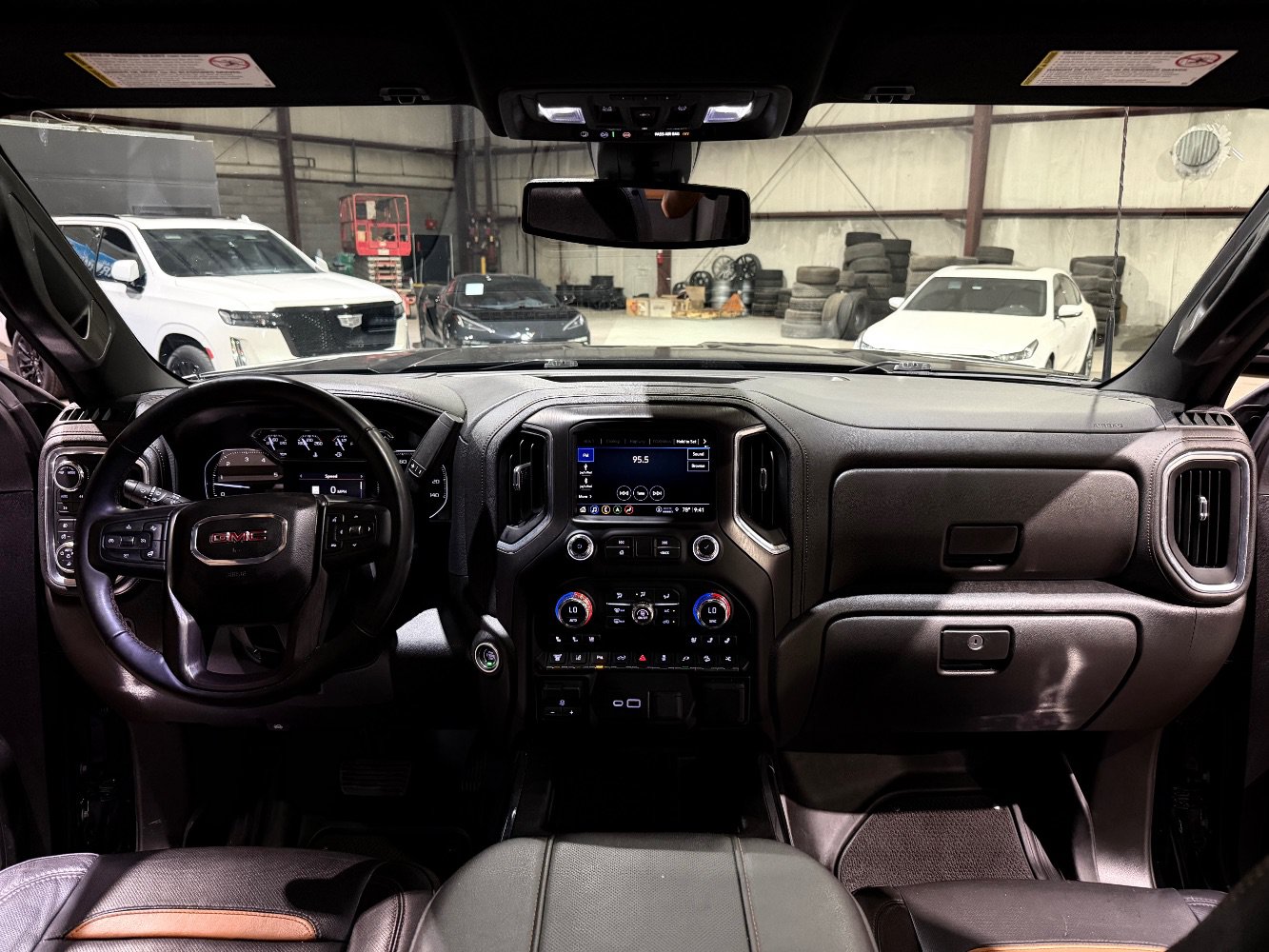 Used 2023 GMC Sierra 2500 AT4 w/ AT4 Preferred Package AWD/4WD image 28