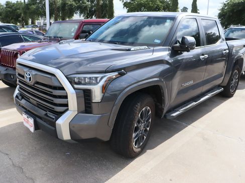 Used 2024 Toyota Tundra Limited AWD/4WD image 5
