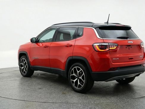 Used 2025 Jeep Compass Limited AWD/4WD image 6