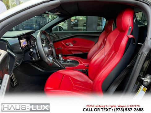 Used 2017 Audi R8 V10 w/ Carbon Exterior Package AWD/4WD image 16