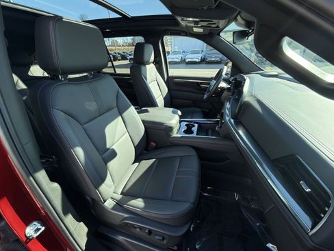 Used 2025 Chevrolet Tahoe RST w/ Comfort Package image 28