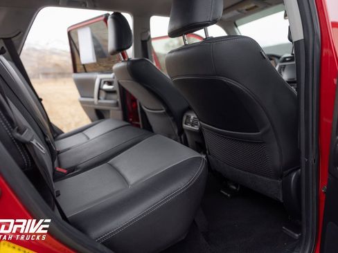Used 2022 Toyota 4Runner SR5 Premium image 21