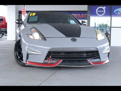 Used 2020 Nissan 370Z NISMO RWD image 1