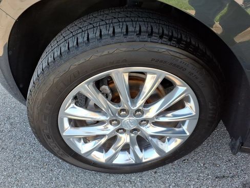 Used 2018 Buick Enclave Premium w/ Experience Buick Package FWD image 22