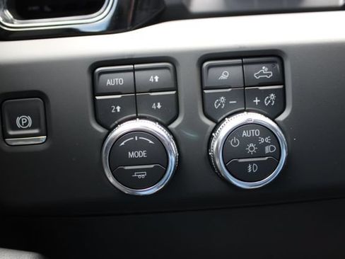 Used 2025 GMC Sierra 1500 AT4 w/ AT4 Premium Package AWD/4WD image 26