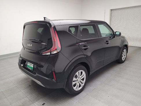 Used 2023 Kia Soul LX image 9