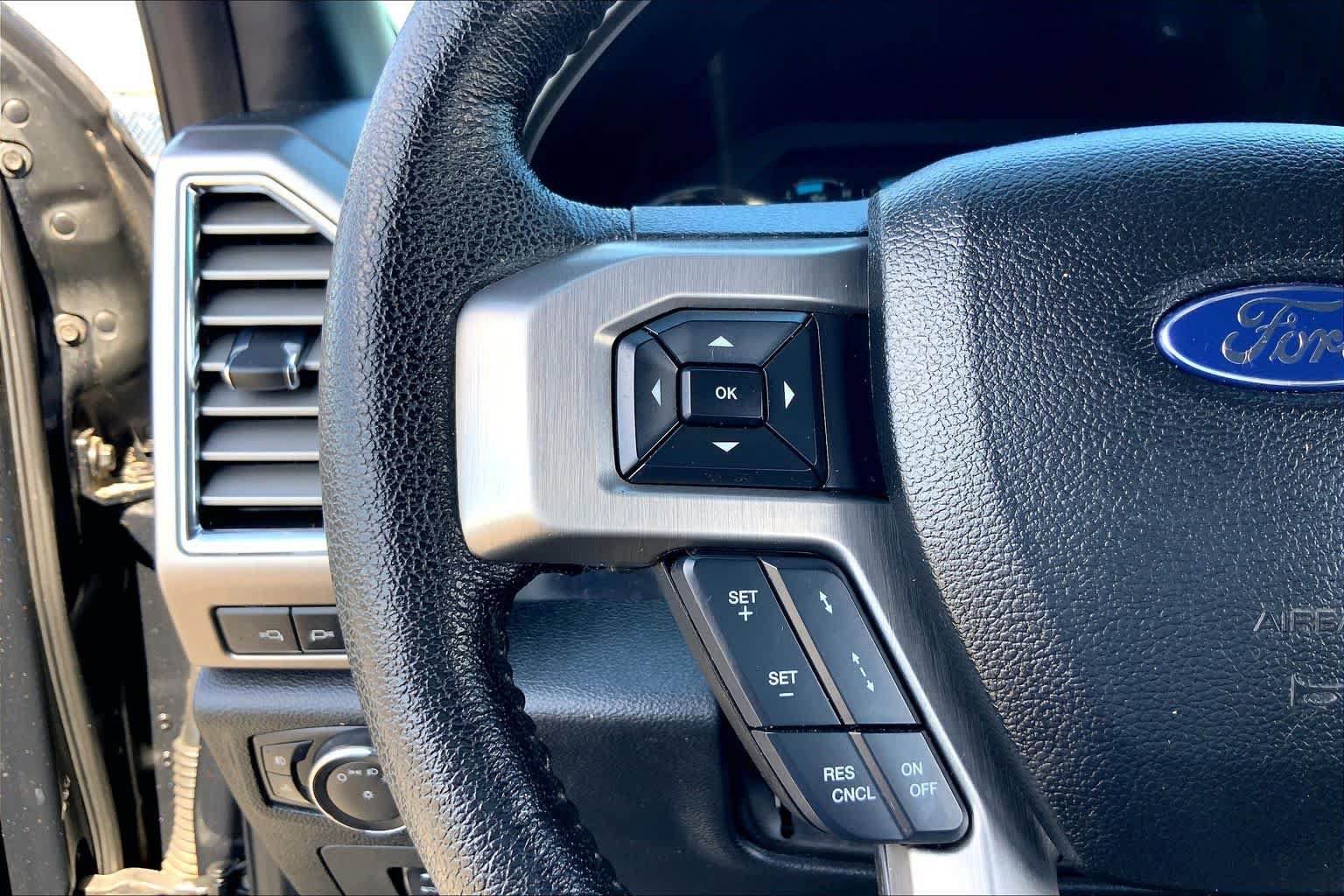 Used 2015 Ford F150 Platinum w/ Equipment Group 701A Luxury AWD/4WD image 23