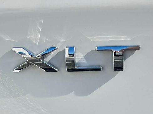 Used 2020 Ford Expedition XLT image 14