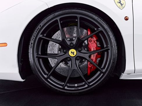 Used 2018 Ferrari 488 GTB RWD image 3