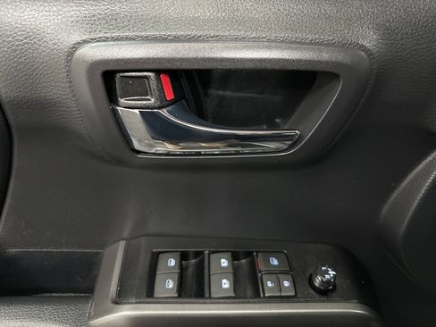 Used 2023 Toyota Tacoma TRD Off-Road image 19