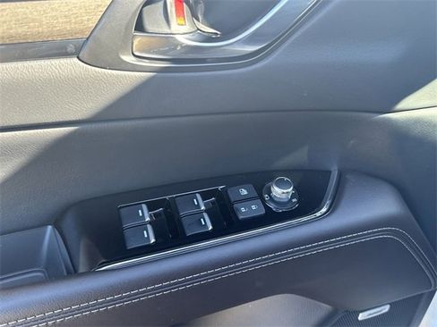 New 2025 MAZDA CX-5 Signature image 10