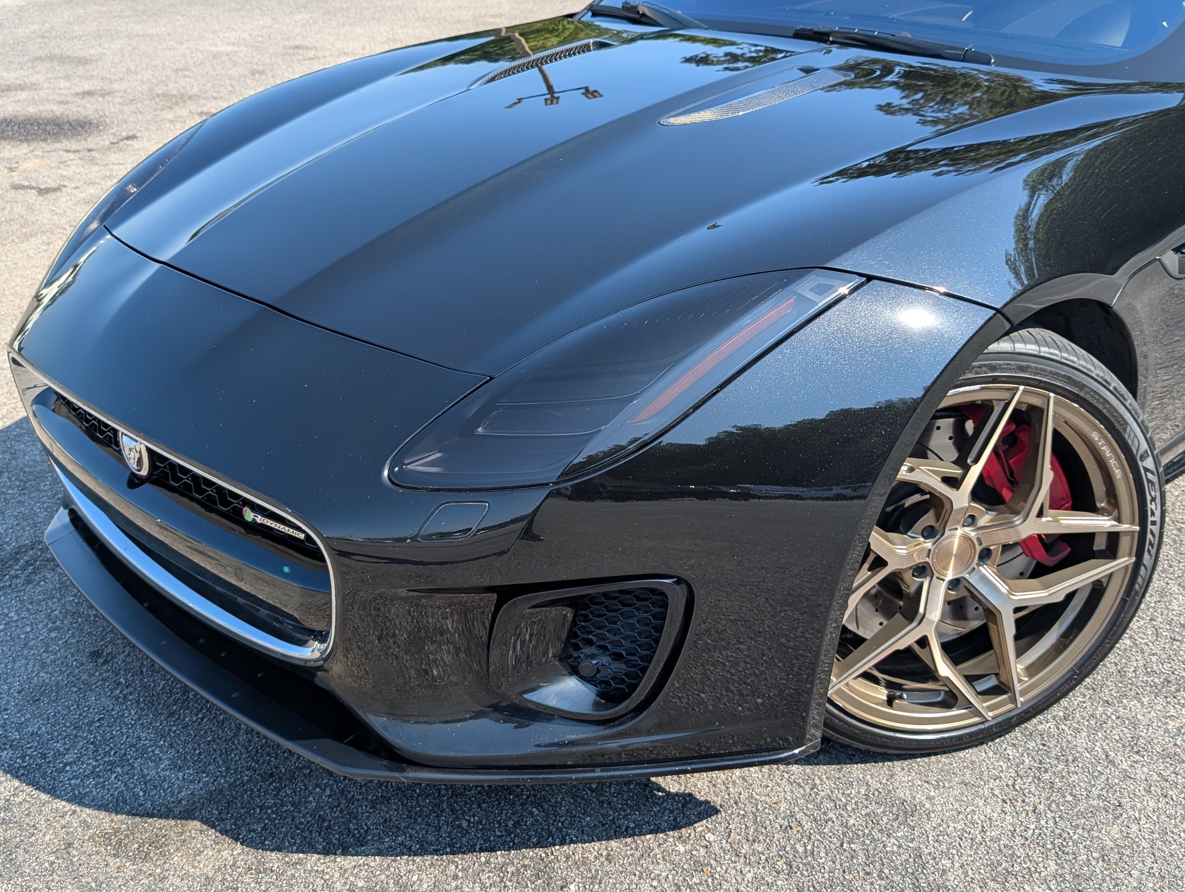Used 2018 Jaguar F-TYPE R-Dynamic RWD image 13