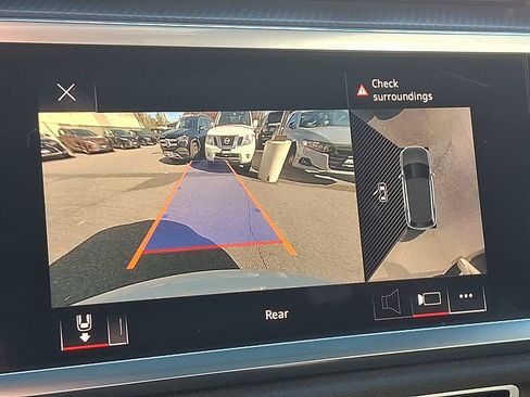 Used 2022 Audi Q3 2.0T Premium Plus w/ Premium Plus Package image 19