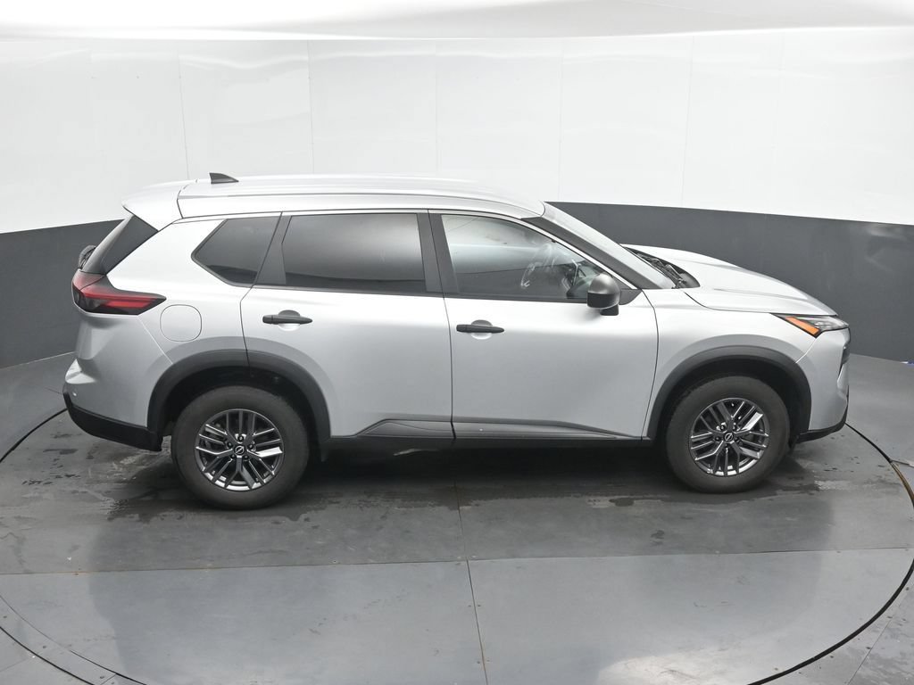 Used 2024 Nissan Rogue S AWD/4WD image 32