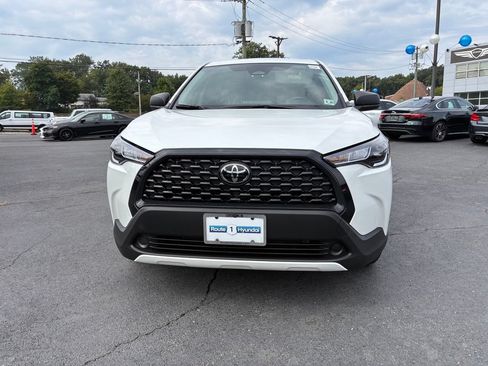 Used 2025 Toyota Corolla Cross L FWD image 2