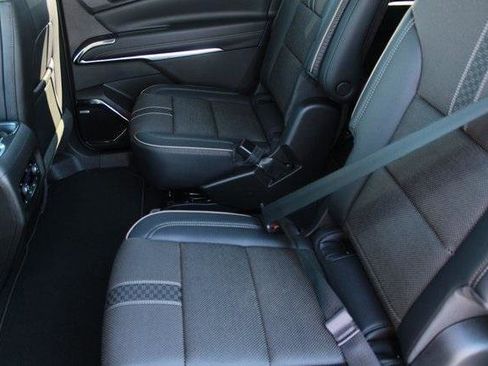 New 2026 Chevrolet Traverse High Country image 12