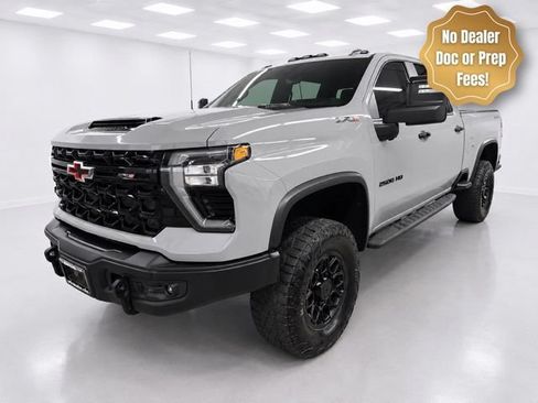 Used 2024 Chevrolet Silverado 2500 ZR2 w/ ZR2 Bison Edition AWD/4WD image 3