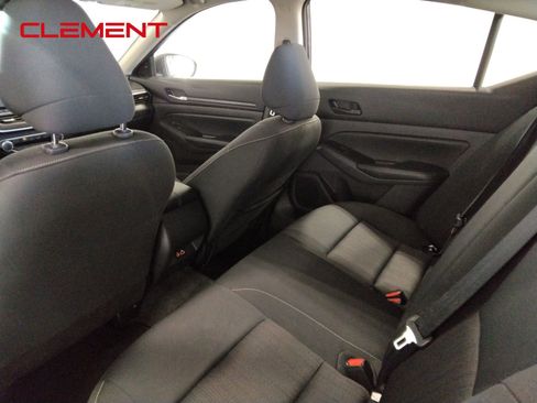 Used 2025 Nissan Altima 2.5 SV image 31