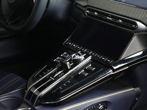 New 2026 Aston Martin V8 Vantage Coupe image 27